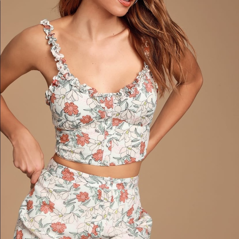 Bresso Cream Floral Ruffled Button Front Crop